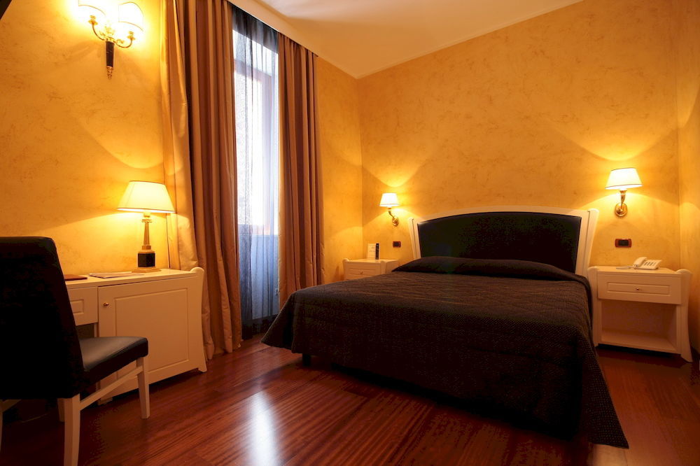 Hotel Rojan ซุลโมนา ภายนอก รูปภาพ