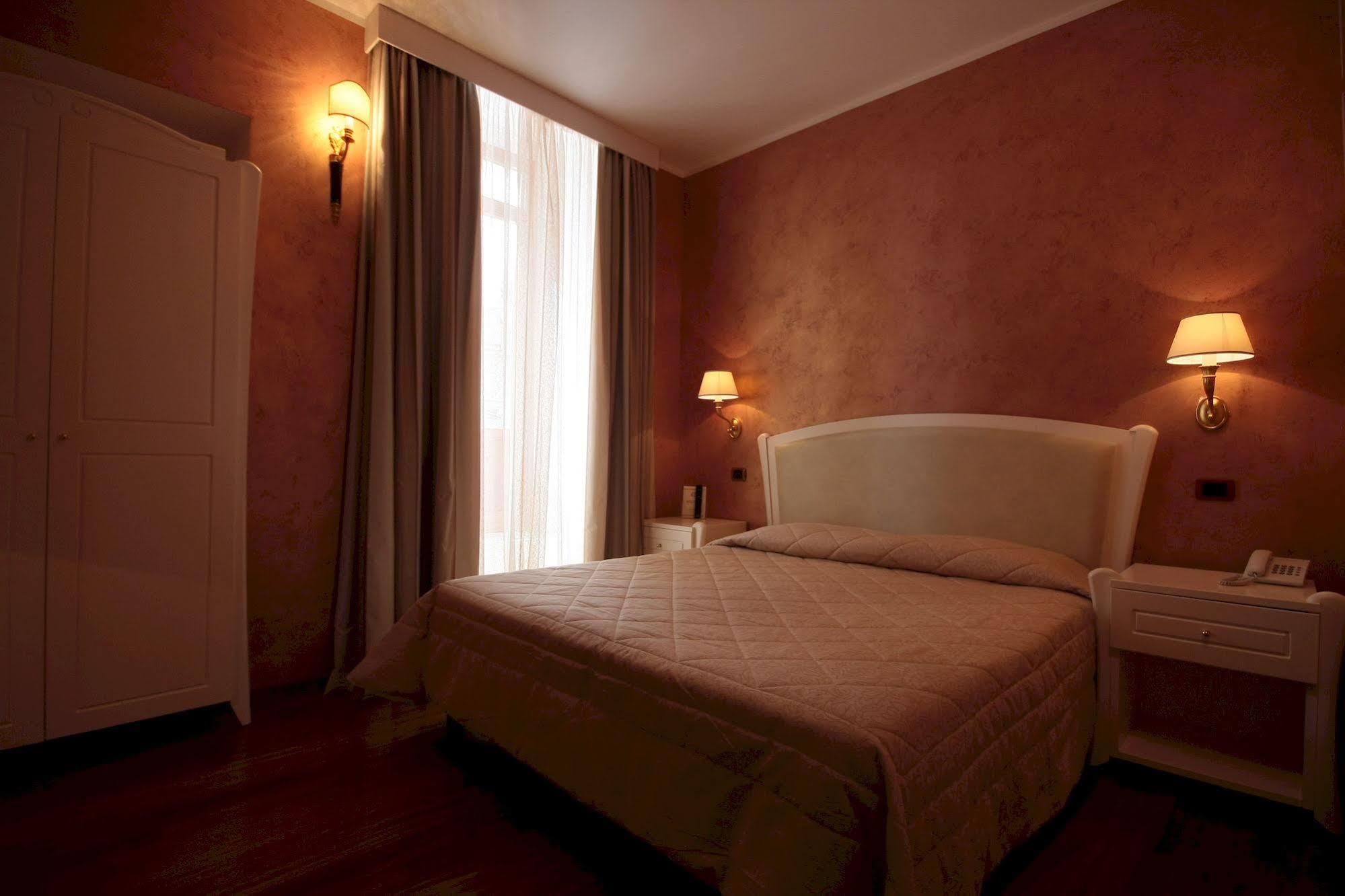 Hotel Rojan ซุลโมนา ภายนอก รูปภาพ